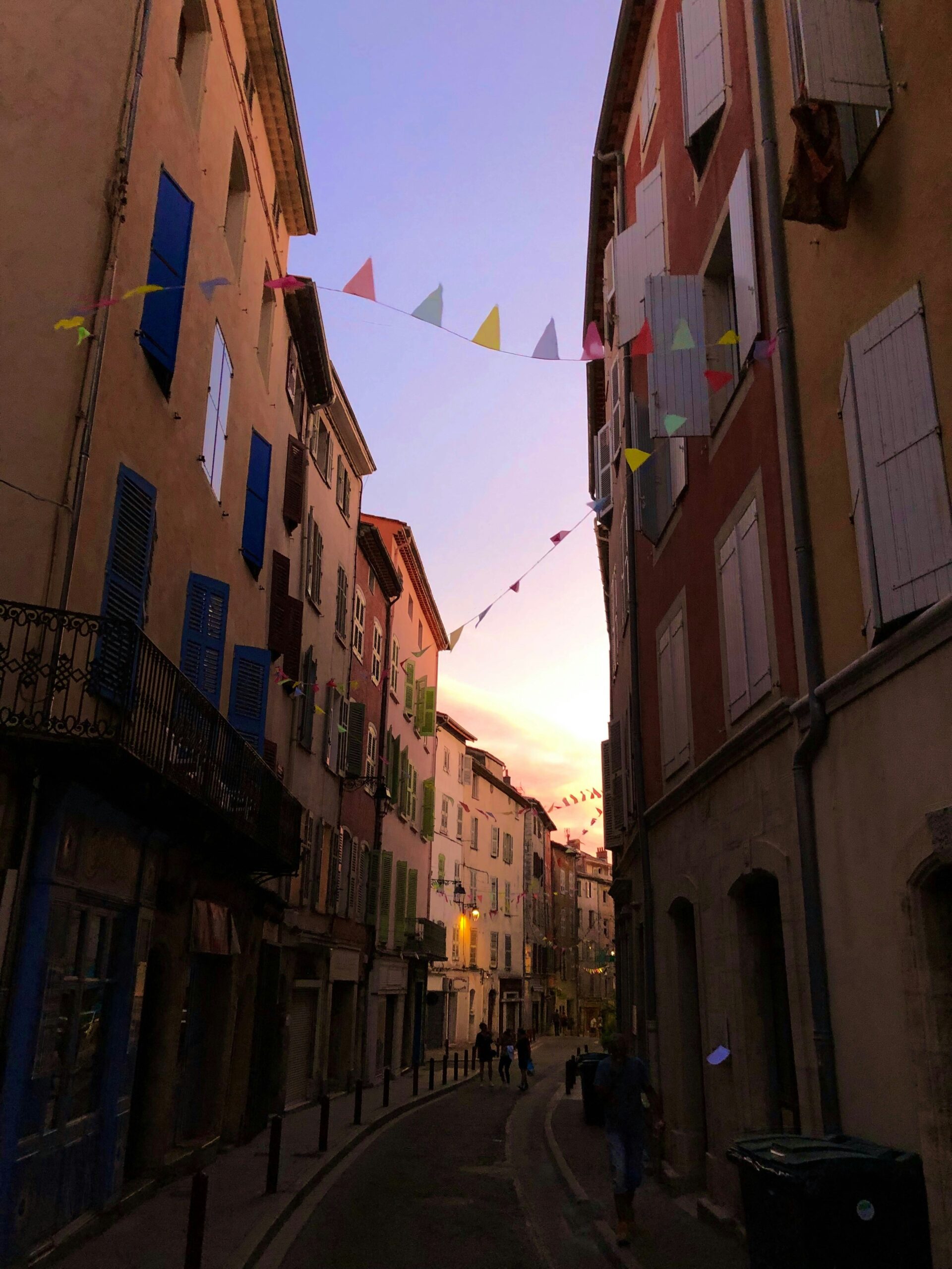 L’Expertise des Serruriers à Aix-en-Provence pour les Bâtiments Anciens